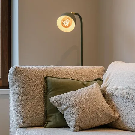 Flat Amadeus アパート