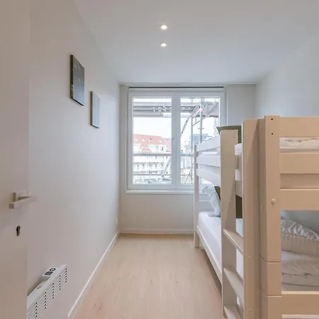 Flat Amadeus アパート