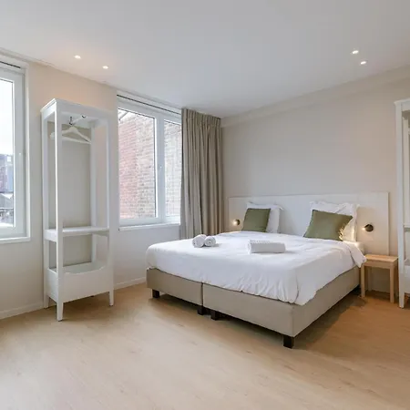 Flat Amadeus Apartament *