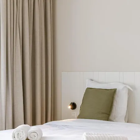 Flat Amadeus Apartament *